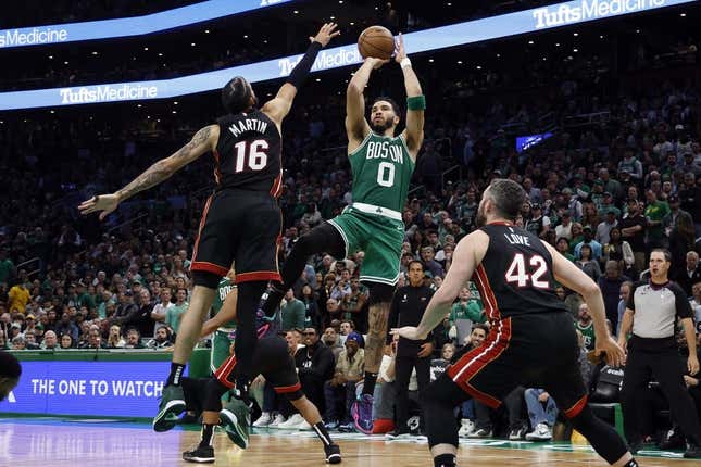 'Relaxed' Celtics look to even series vs. Heat in Game 6