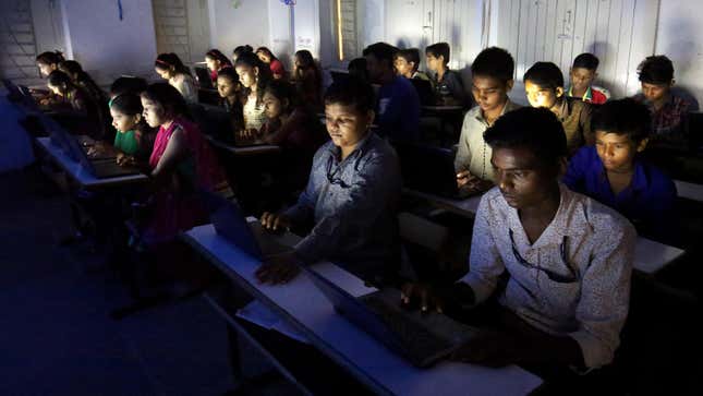 Image for article titled 今週のQuartz:インド人エリートの向かう先、次に来る教育スタートアップ、アフリカの女性起業家
