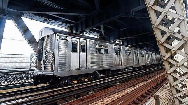 Image for article titled New York&#39;s MTA Tried To Turn Subway Cars Into Reefs. It Didn&#39;t Go As Planned