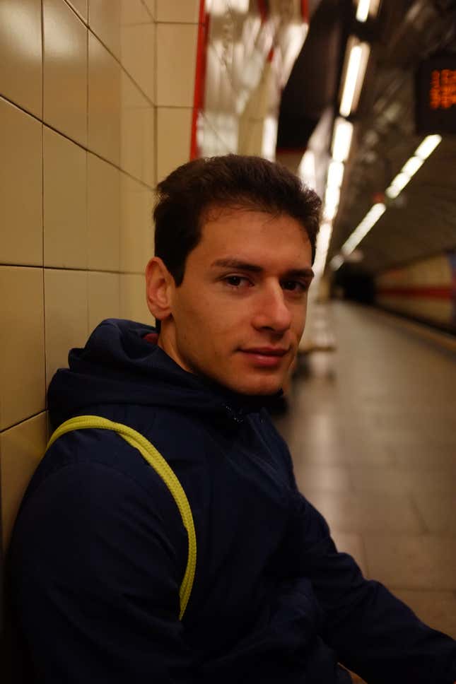 Humans-of-the-London-Night-Tube