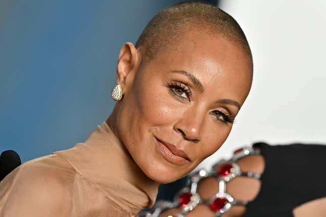 Image for article titled What is Alopecia? Jada Pinkett Smith’s Hair-Loss Condition is the Center of Oscar Night Controversy