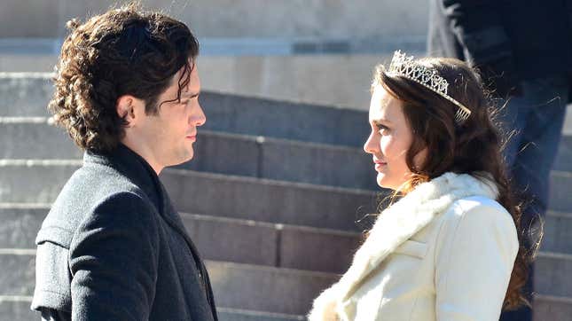 Penn Badgley and Leighton Meester during a Gossip Girl shoot in 2012 