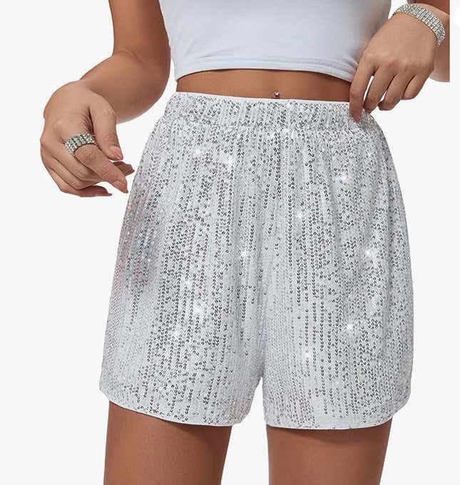 Image for article titled Beyoncé Wants Us Wearing Silver to Her Shows This Month, Here Are Some Looks to Steal