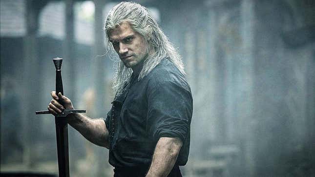 Henry Cavill como Geralt en The Witcher, no como un inmortal en Highlander.