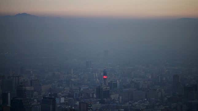 Image for article titled A smog emergency forced Chile’s capital to shut down—but a soccer tournament goes on