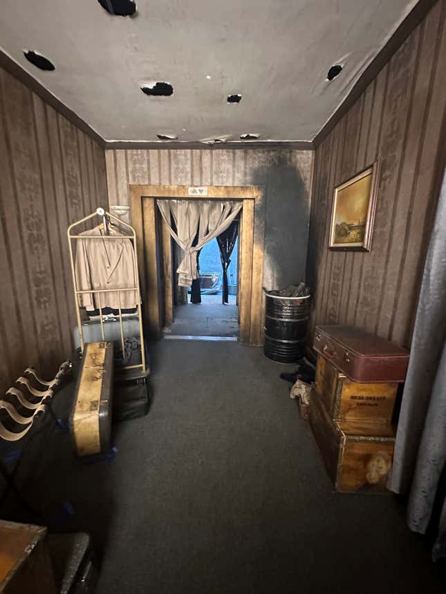 Image for article titled First Look at Last of Us and Stranger Things Houses at Halloween Horror Nights