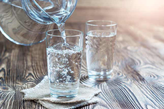 Image for article titled 5 Myths About Hydration That Refuse to Die (and Why They&#39;re Wrong)