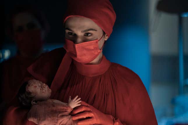 Image for article titled 10 Things We Liked (and 3 We Didn&#39;t) About Prime Video&#39;s Dead Ringers Series