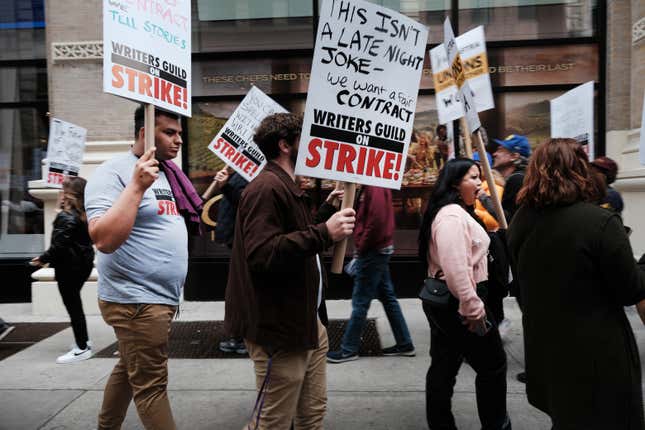 Image for article titled The best signs from the Writers&#39; Strike picket line (so far)