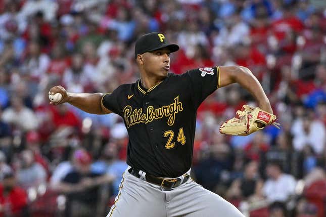 Apr 14, 2023; St. Louis, Missouri, USA;  Pittsburgh Pirates starting pitcher Johan Oviedo (24) pitches against the St. Louis Cardinals during the first inning at Busch Stadium.