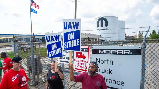 Image for article titled President Joe Biden To Join Striking Auto Workers On The Picket Line: Report