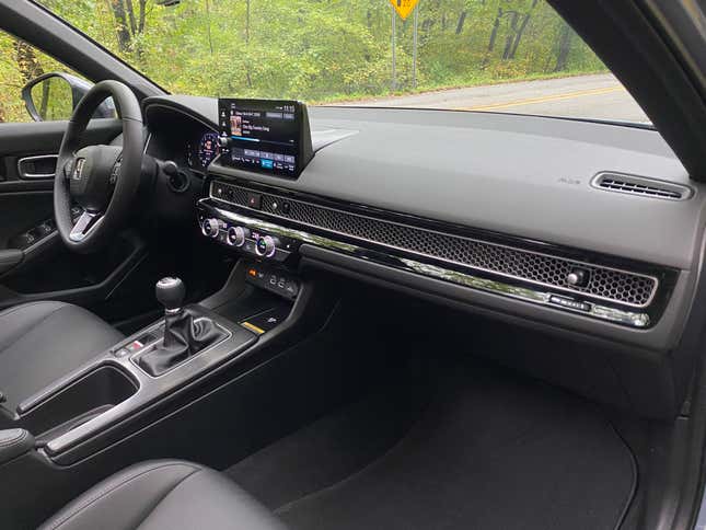 Image for article titled The 2022 Honda Civic Hatchback Is A Daily You'll Look Forward To Driving
