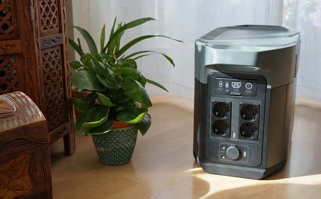 Imagen para el artículo titulado Probamos la Ecoflow Delta Max, una potente estación de carga contra apagones que te ayuda a ahorrar electricidad