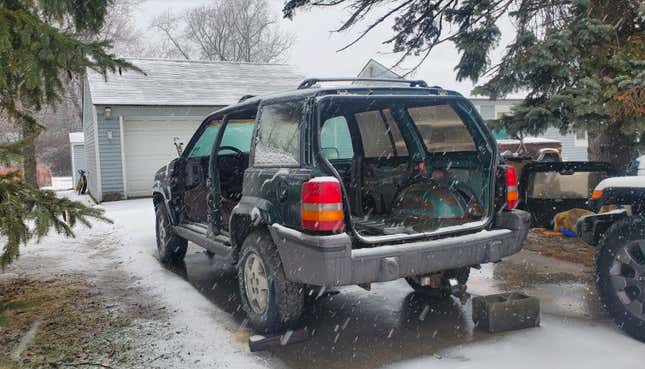 Image for article titled I'm Building A World-Traveling Overlanding Rig Out Of Two $350 Parts Cars And It's Already A Shit-Show