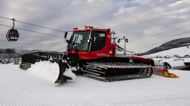 Image for article titled What Is a PistenBully, The Snow Plow That Ran Over Jeremy Renner?