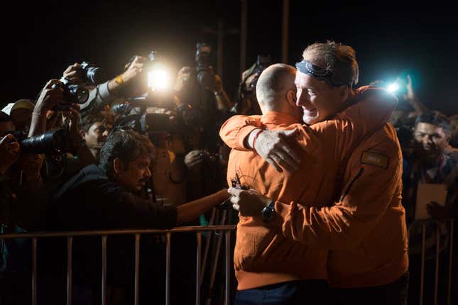 Bertrand Piccard & André Borschberg before take-off from Ahmedabad, India for the leg #3