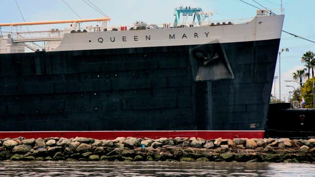 Image for article titled Long Beach Has Three Options: Preserve, Dry Dock, Or Sink The Queen Mary