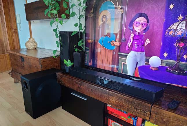 Imagen para el artículo titulado SXFI Carrier, una barra de sonido que hará que le salten lágrimas de felicidad al audiófilo que llevas dentro