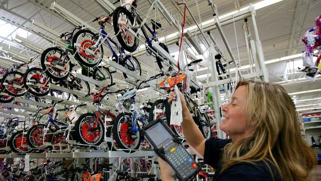 Image for article titled Mechanics Warn That Walmart&#39;s Budget Bikes Are Built To Fail