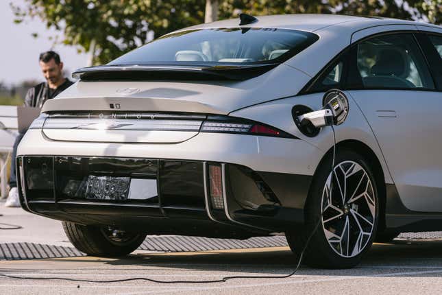A silver U.S. spec 2023 Hyundai Ioniq 6.