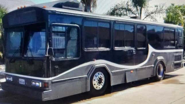 Image for article titled This City Bus Is A Cozy Custom RV For A Surprisingly Reasonable Price