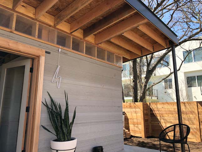 The house is made up of about 100 lines of concrete, and a wooden roof.