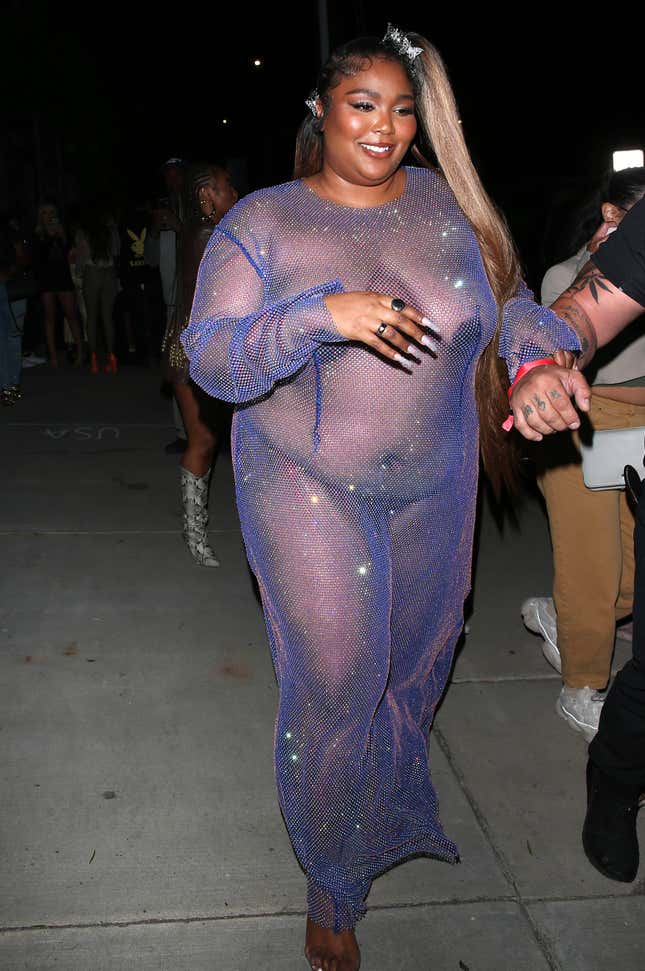 Image for article titled Celebs Keep Pioneering New Ways to Be Naked in Public
