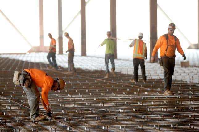 Image for article titled A rare, behind-the-scenes look at Tesla’s Gigafactory