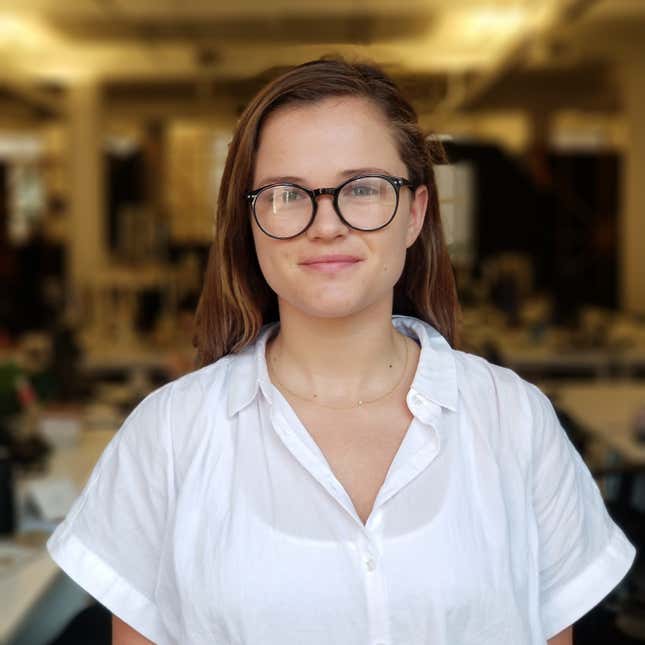 Quartz fellow Quincey Tickner in a photo using Samsung’s new Live Focus mode.