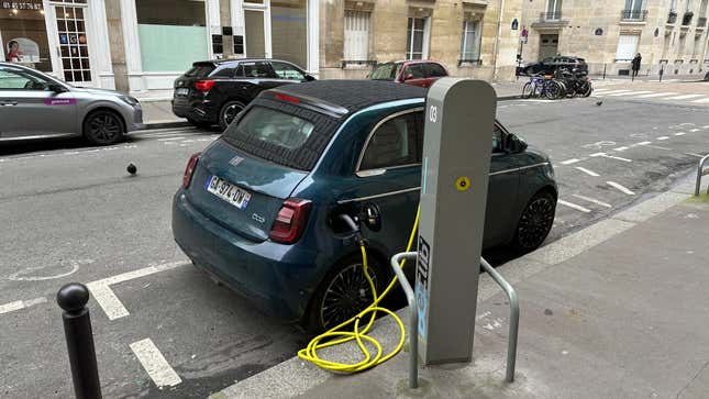Image for article titled Paris Is Doing Public EV Charging Right