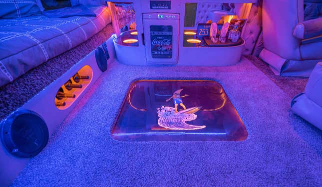 Image for article titled 2021 Staff Pick: This 1977 Dodge Tradesman Sex Van Is The Greatest Vehicle For Sale On The Internet Right Now