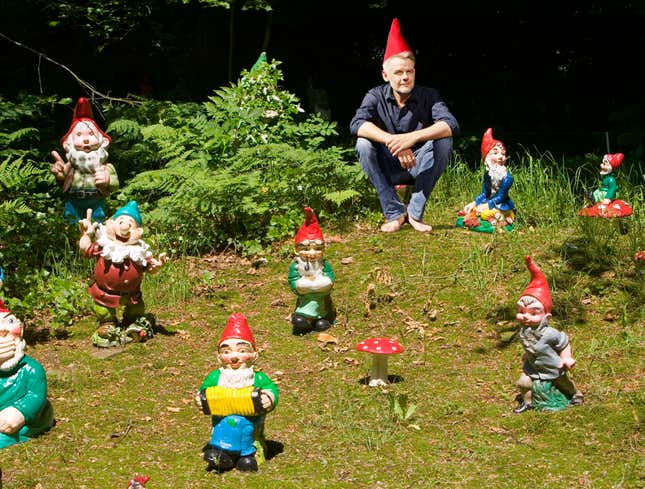 Image for article titled Intrepid ‘Better Homes And Gardens’ Reporter Embeds Self Within Lawn Gnome Community