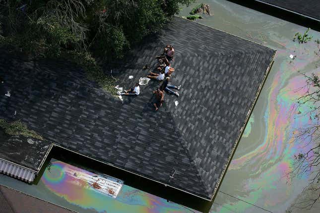 Image for article titled The destruction wrought by Hurricane Katrina, seen from the air