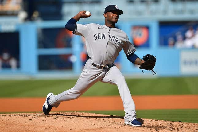 Yankees Baffle Dodgers In Series Finale