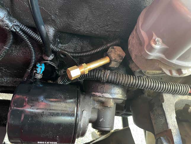 Image for article titled I Fixed This Dying 'Holy Grail' Jeep With $10 In Parts From Home Depot