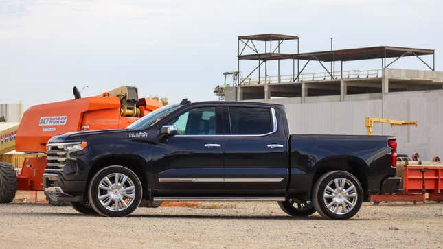 2022 Chevy Silverado: Super Cruise Makes Towing Effortless