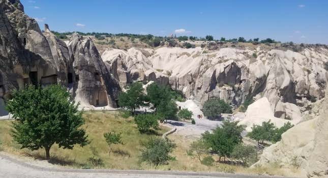 Image for article titled I Picked Up A Hitchhiker In Turkey And It Was Hilariously Weird