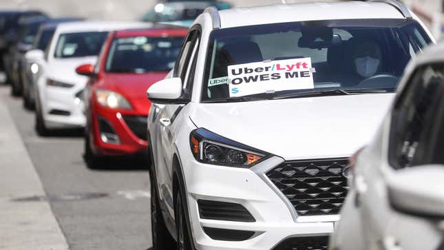 Image for article titled Uber And Lyft Could Soon Have A Hard Time Denying Drivers Full Worker Status