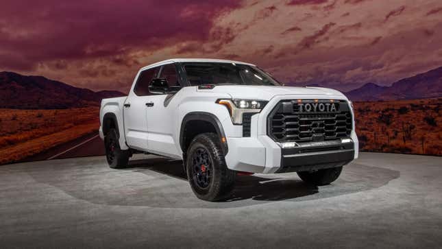 Image for article titled The 2022 Toyota Tundra Is A Hybrid Pickup That Doesn&#39;t Want To Be A Work Truck