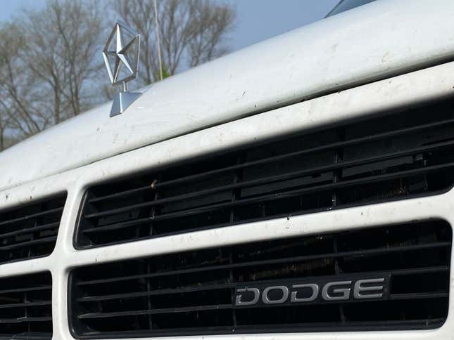 Image for article titled This Minivan Is What $1,200 Gets You in Today's Used Car Market