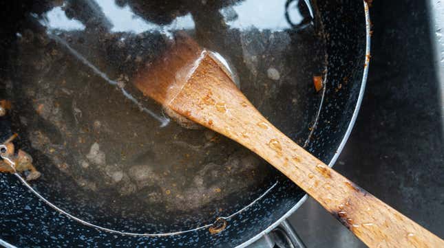 Image for article titled You&#39;re Soaking Your Dishes Wrong