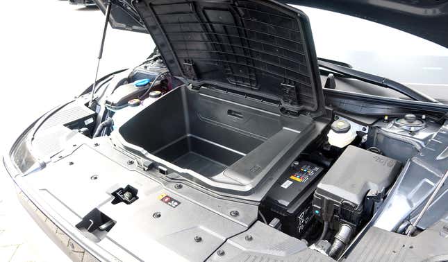 Image for article titled I Drove The 800-Volt Hyundai Ioniq 5, The First Car On The 'Revolutionary' E-GMP Platform. It's Fantastic