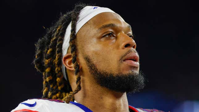 As of writing, Damar Hamlin remains in critical condition after his heart stopped following a tackle during Monday night’s NFL game between the Buffalo Bills and Cincinnati Bengals. 