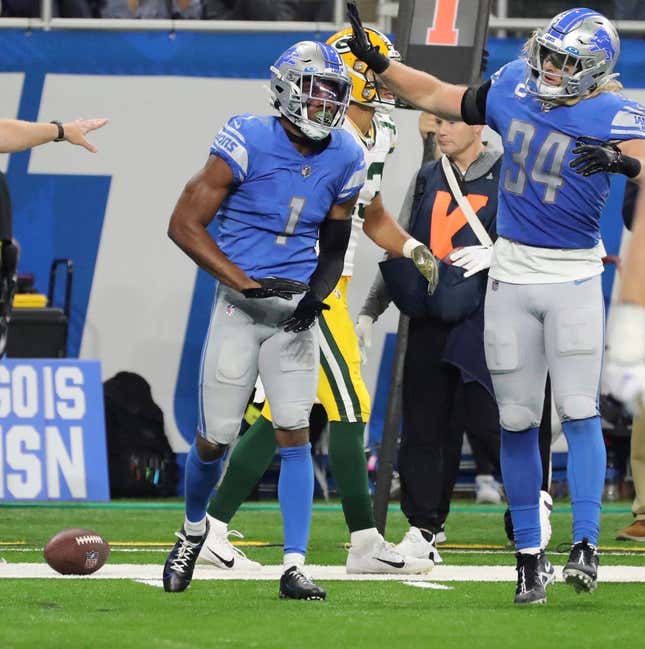 Detroit Lions cornerback Jeff Okudah (1) and linebacker Alex Anzalone (34) celebrate after a stop against the Green Bay Packers during second-half action at Ford Field in Detroit on Sunday, Nov. 6, 2022.

Nfl Green Bay Packers At Detroit Lions