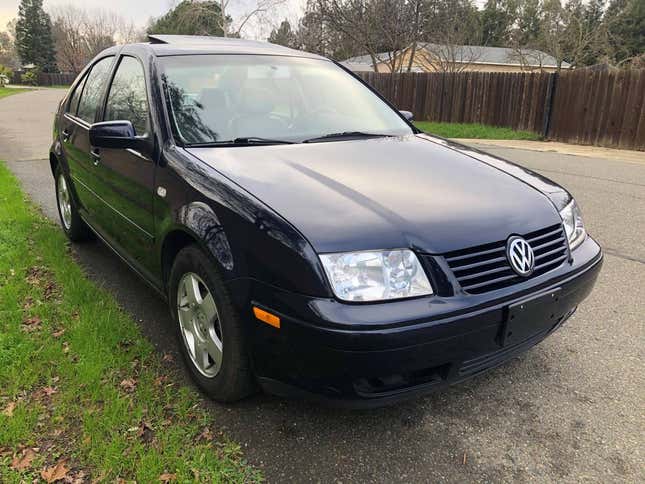 Image for article titled At $6,700, Could This Rebuilt-Titled 2000 VW Jetta 1.8T Salvage a Win?