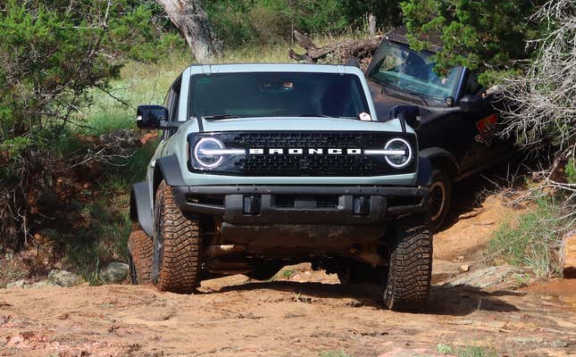 Image for article titled Best Reviews 2021: The 2021 Ford Bronco Is The Compromised Off-Road Beast You Dreamed It Would Be