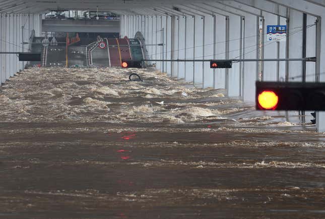 Image for article titled Daily Brief:ソウルを襲った大豪雨
