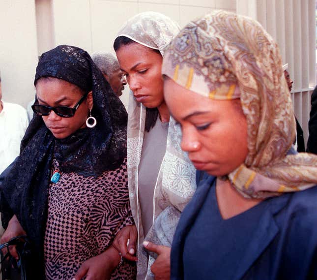 Three of the daughters of Betty Shabazz enter the Islamic Cultural Center in New York for private funeral services 27 June, 1997. Shabazz, the widow of slain black leader Malcolm X, died 23 June of burns suffered when her apartment was set ablaze, allegedly by her grandson Malcolm Shabazz. Left to right, are Malikah, Malaak and Qubilah Shabazz. 