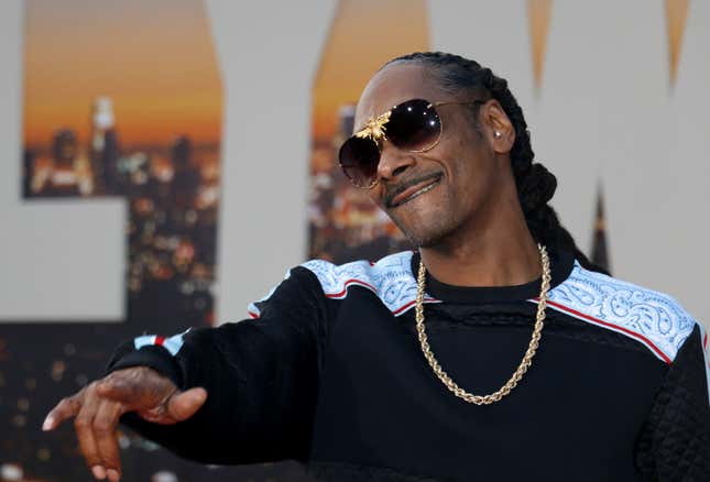 Image for article titled Snoop Dogg Defends Nas in Lawsuit Over Image of His Likeness