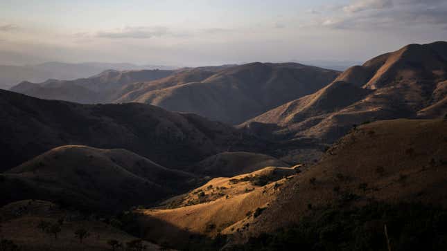 The Makhonjwa Mountains as seen from the Eureka Viewpoint on the geotrail near Barberton, Mpumalanga.